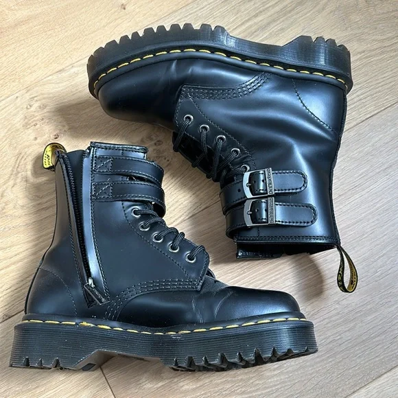Dr. Martens 1460 8-Eye Bex Buckle Boot - Black size 6 women’s - Picture 3 of 7